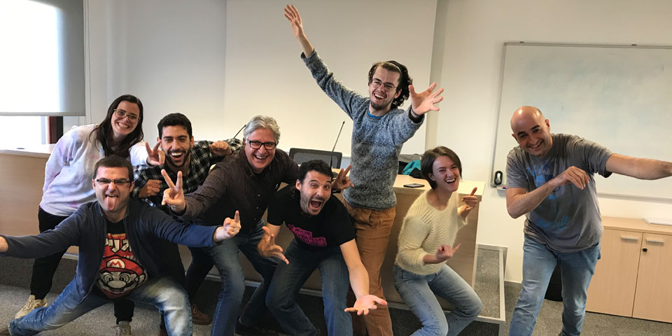 8 monologuistes combinaran humor i ciència a la final dels “Monòlegs del Club de la Ciència”