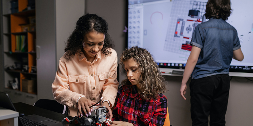 8.000 alumnes de 3r i 4t d’ESO d’arreu Catalunya participen demà al Dia de la Ciència a les Escoles, emmarcat en l’SC’22
