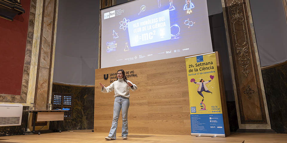 Oberta la convocatòria de la 7a edició del concurs de Monòlegs del Club de la Ciència. T’agrada la ciència i l’humor? Apunta-t’hi!