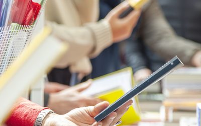 Per Sant Jordi, tria i remena: regala (o regala’t) ciència en català